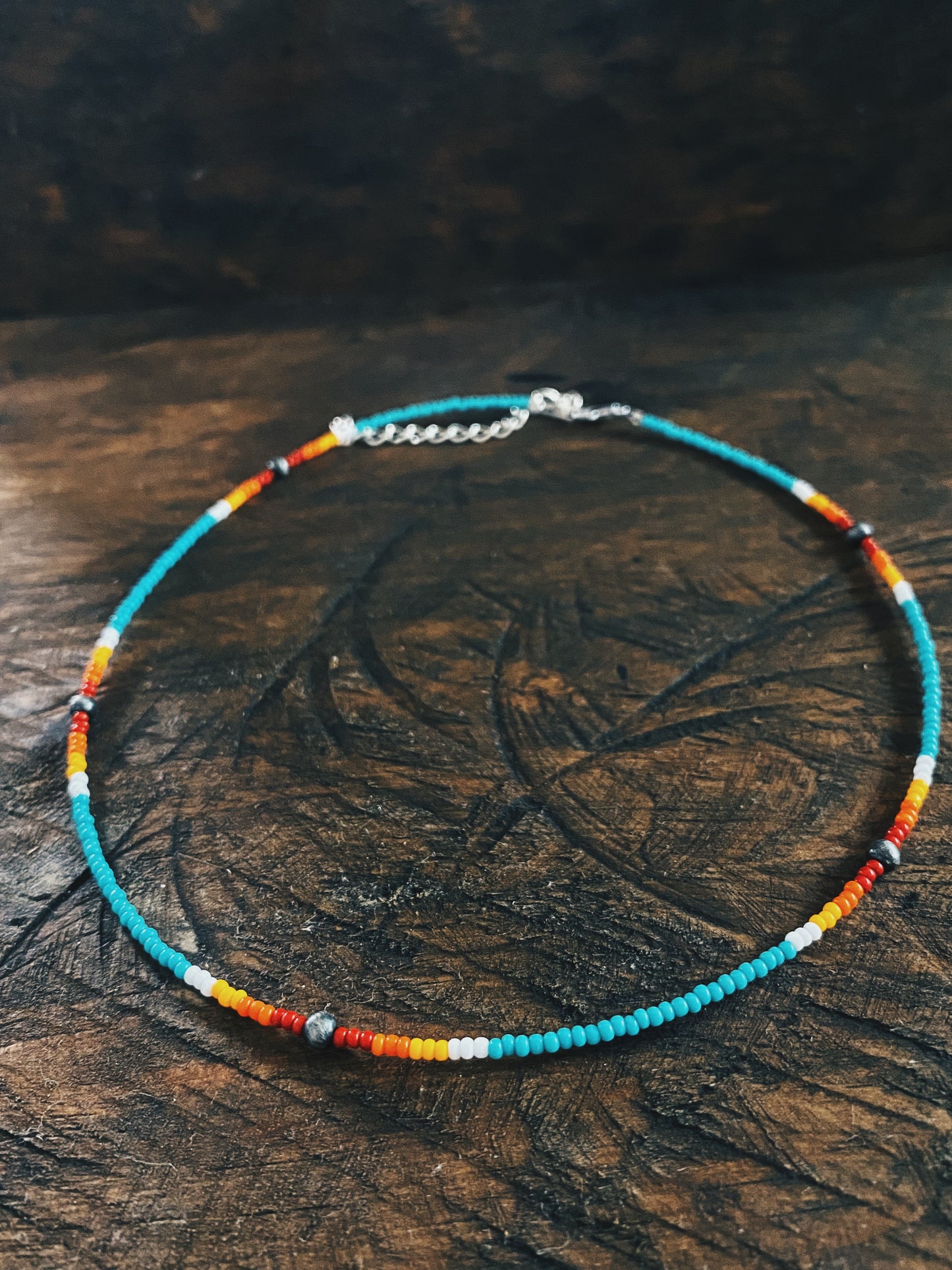 Pearl snapping choker