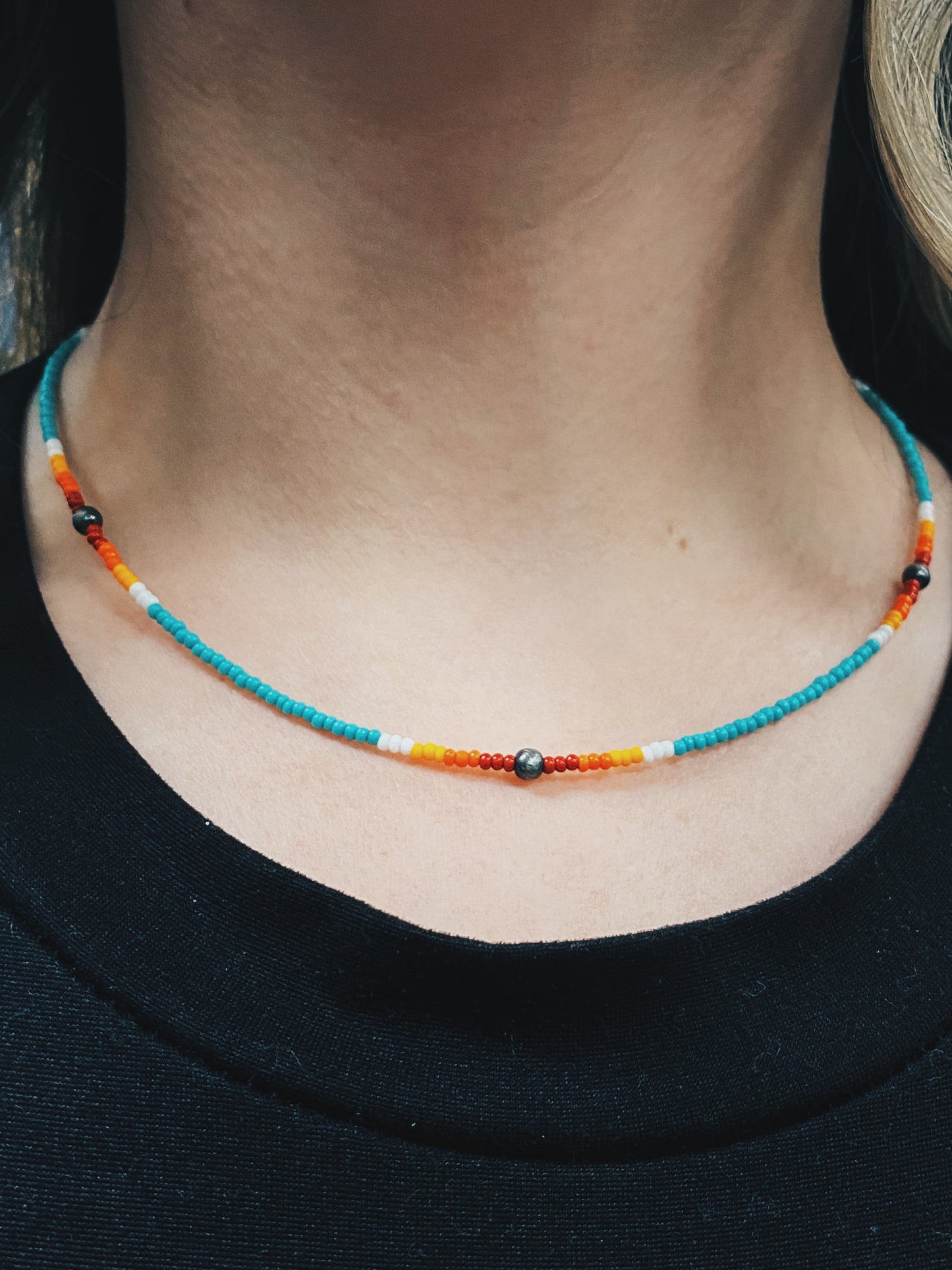 Pearl snapping choker